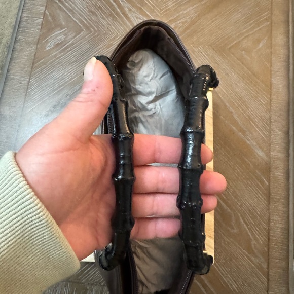 Gucci Customized Brown Leather Tote Bag With Hand Painted Designer Bee Motif - Picture 7 of 13